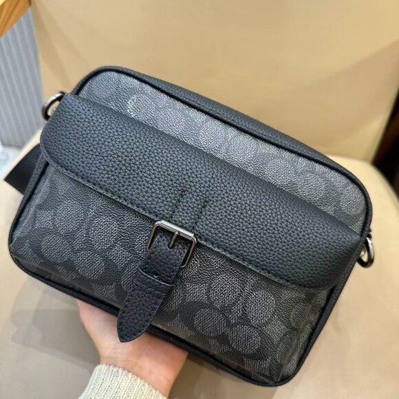 COACH Men's Monogram Warner Casual Crossbody Bag, Size 21.5 x 15.5 cm x 6.5 cm - Picture 2 of 9